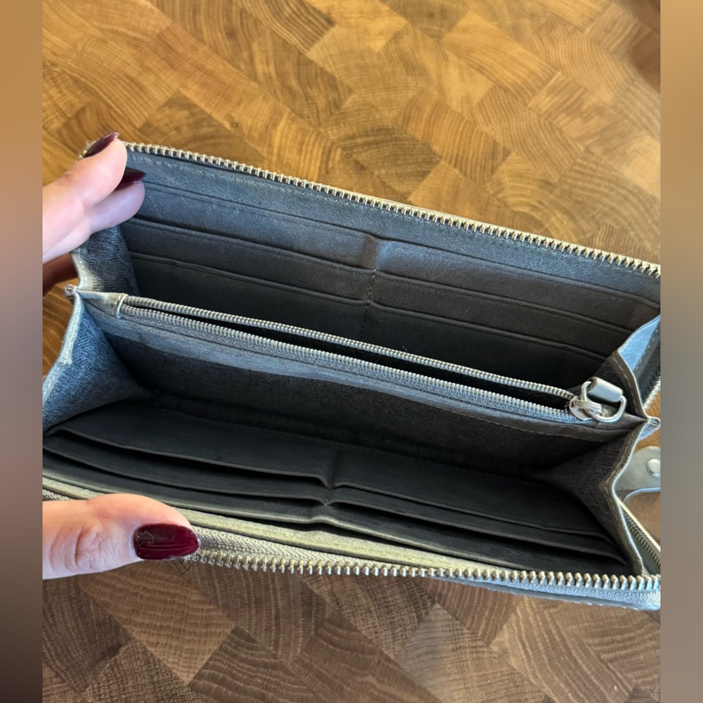 Gray Roots Leather Wallet - Picture 3 of 4